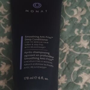 Monat Smoothing Anti-Frizz Deep Conditioner – Black